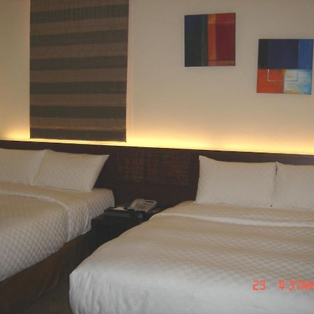 Hip Spa Motel Taichung Exteriör bild